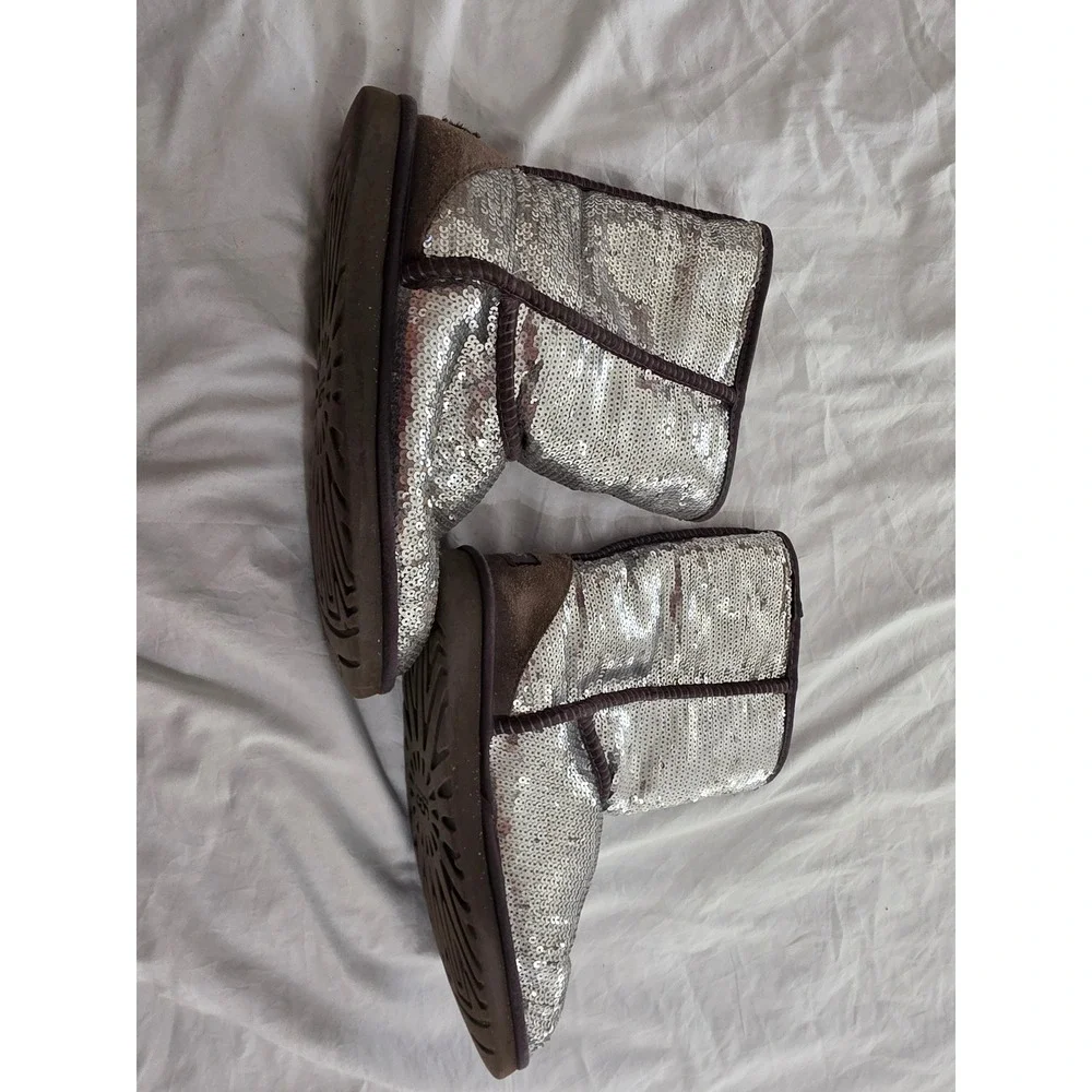 UGG Australia Classic Short‎ Sparkle Silver Sequin Boots Womens Brown Suede 3161